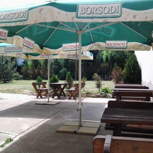 Pajkos Poni Vendeghaz Hotel Miskolc Eksteriør billede