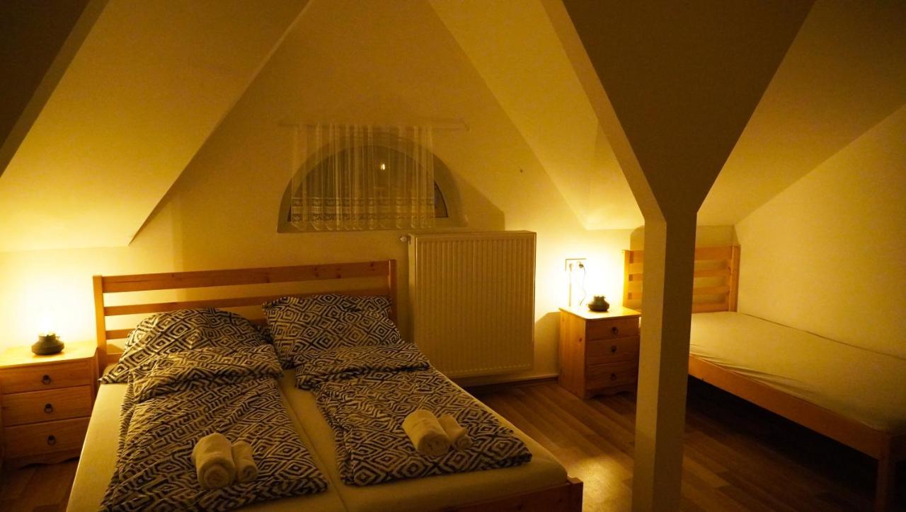Pajkos Poni Vendeghaz Hotel Miskolc Eksteriør billede