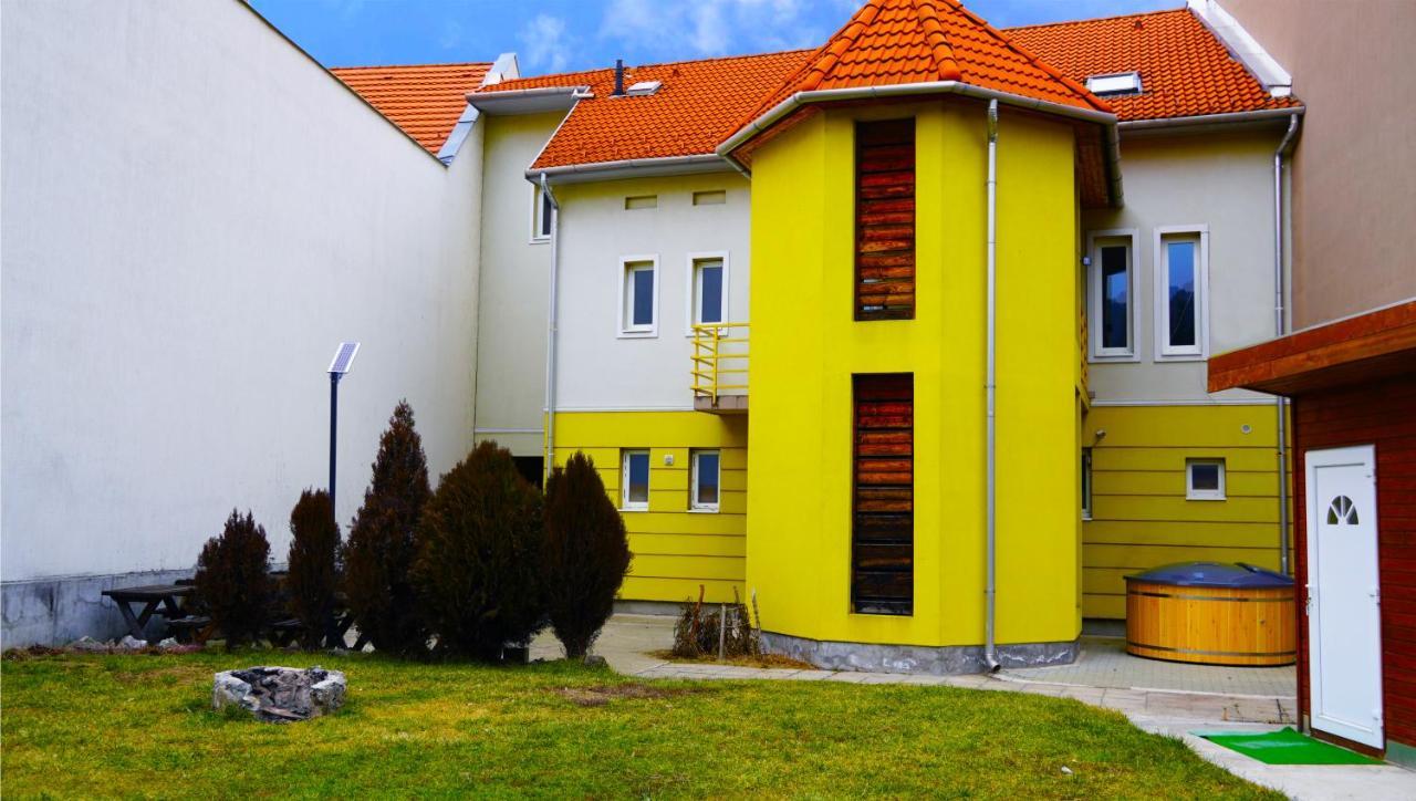 Pajkos Poni Vendeghaz Hotel Miskolc Eksteriør billede