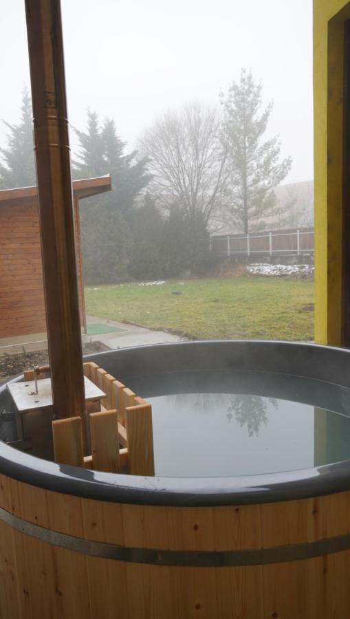 Pajkos Poni Vendeghaz Hotel Miskolc Eksteriør billede